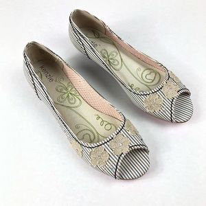 Kenzie Timber Wedged Striped Open Toe Shoes Sz 8.5